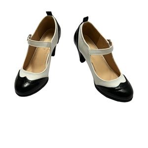 Chase + Chloe Oxford Mary Jane Pumps Size 7.5